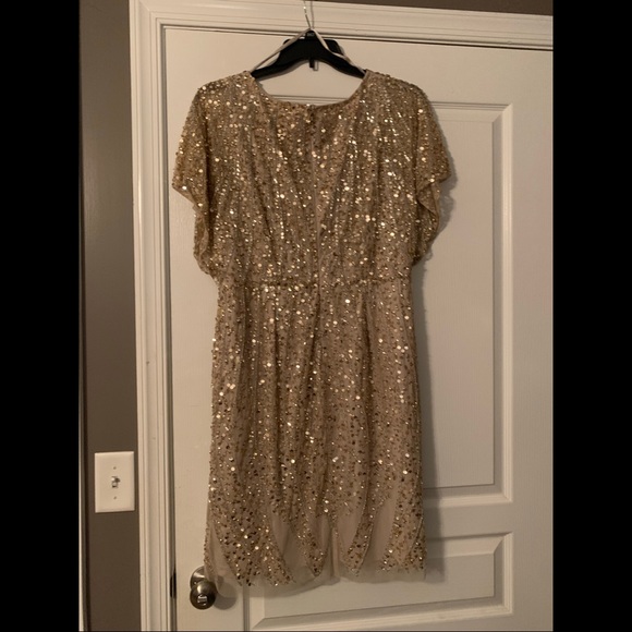 Adrianna Papell gold gown - Picture 2 of 6